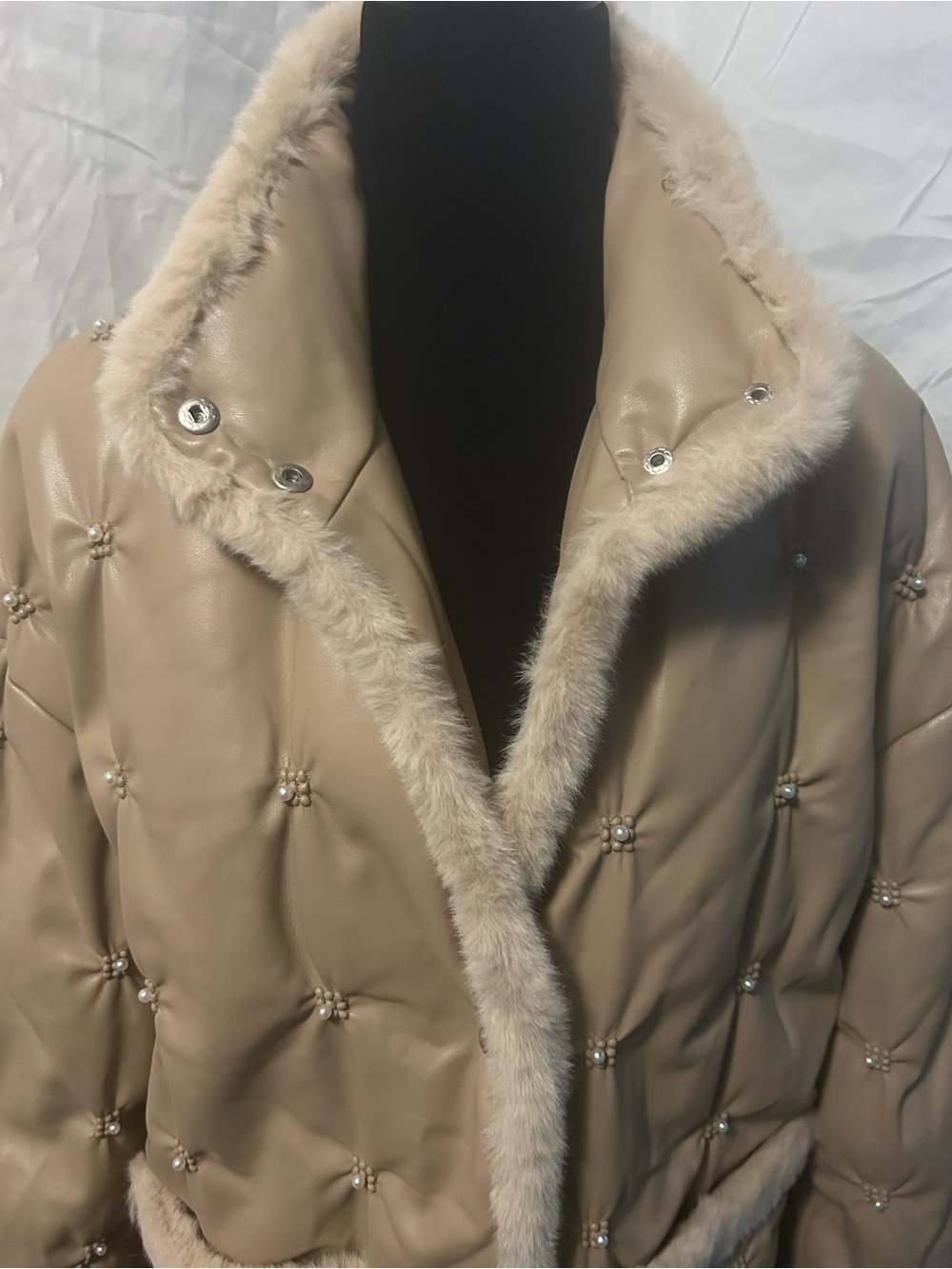 Women's Faux Fur Trim Quilted Coat - Beige